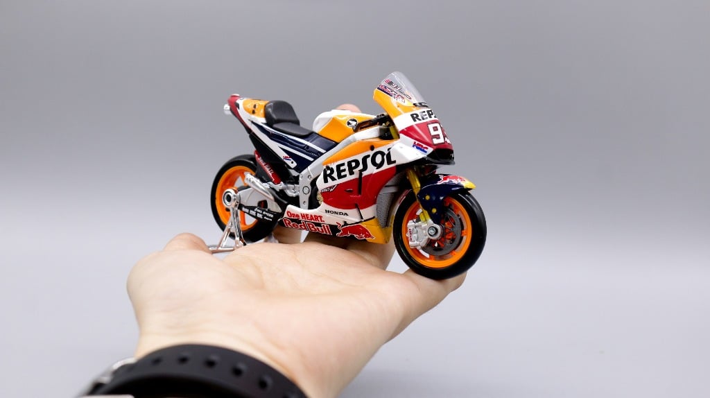  Mô hình xe mô tô GP Honda rc213v repsol 2018 1:18 Maisto 5815A 