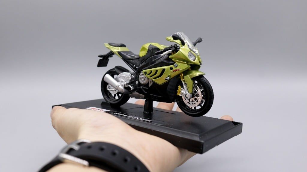  Mô hình xe mô tô Bmw S1000RR green tỉ lệ 1:18 Maisto MT18040 