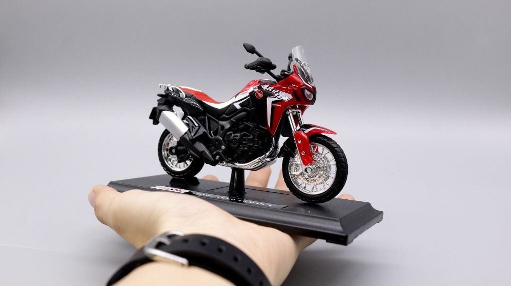  Mô hình xe Honda Africa Twin DCT tỉ lệ 1:18 Maisto MT18059 