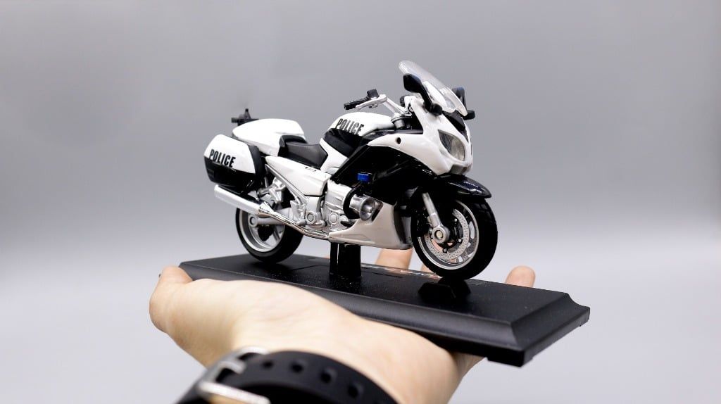  XE MÔ HÌNH MAISTO YAMAHA FJR1300 VERSION POLICE BLACK 1:18 2203 