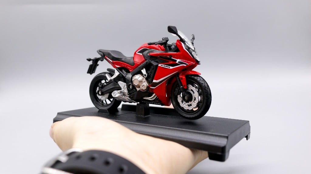  Mô hình xe Honda CBR 650f 2018 red 1:18 Welly 6565 