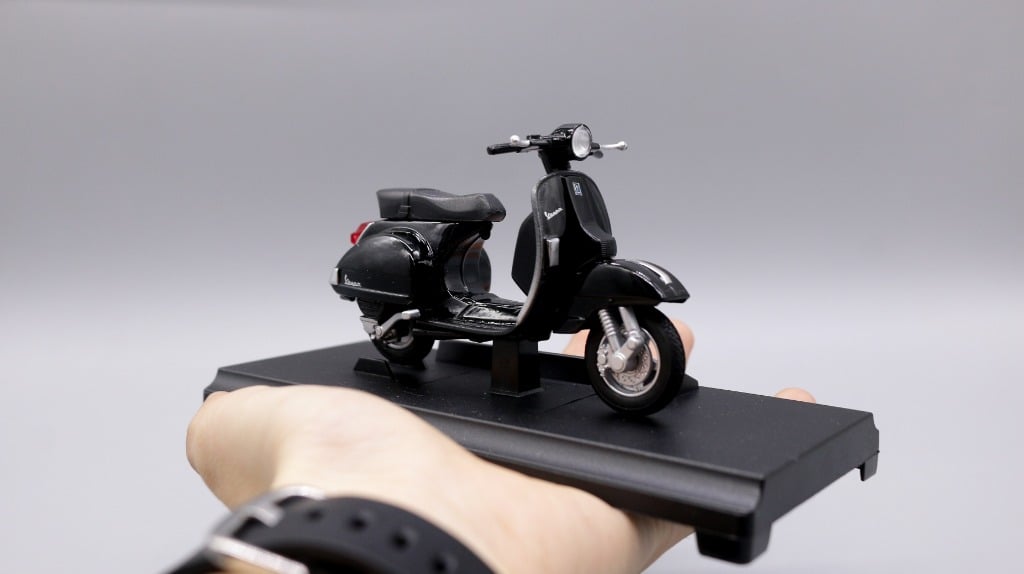  Mô hình xe Vespa px 2016 black 1:18 Welly MT078A 