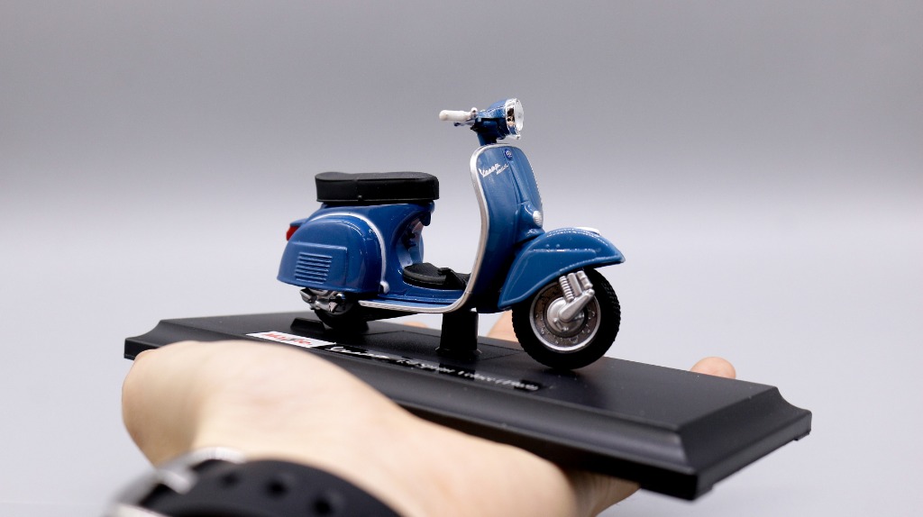  Mô hình xe Vespa 150 Sprint Veloce 1969 1:18 Maisto 7070Q 