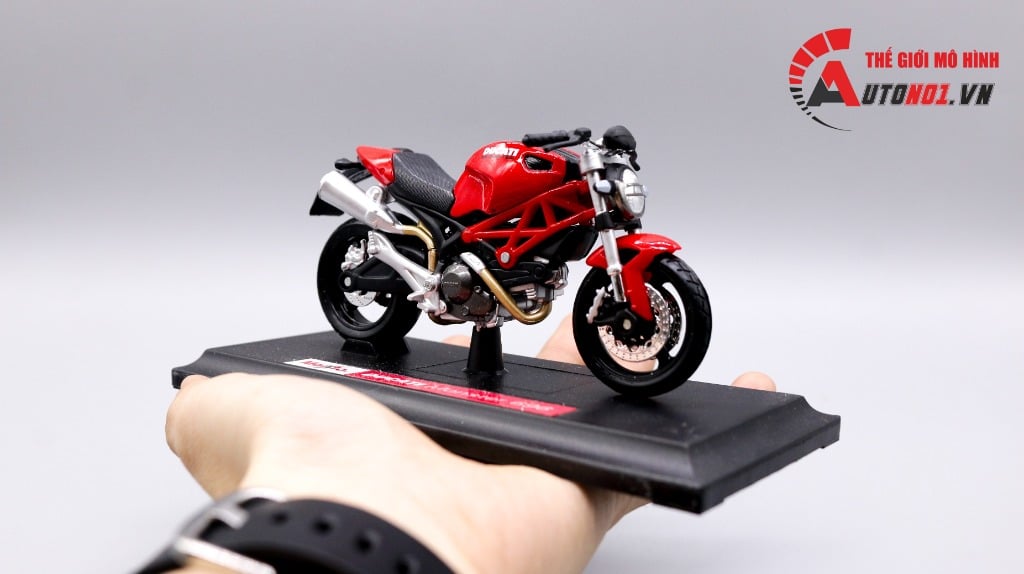  Mô hình xe mô tô Ducati Monster 696 red tỉ lệ 1:18 Maisto MT18036 