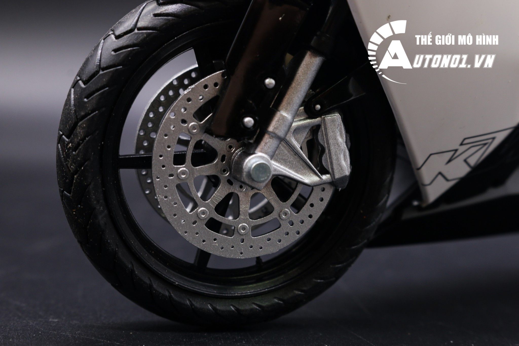  Mô hình xe Ktm RC8 white 1:12 Joycity 6804 