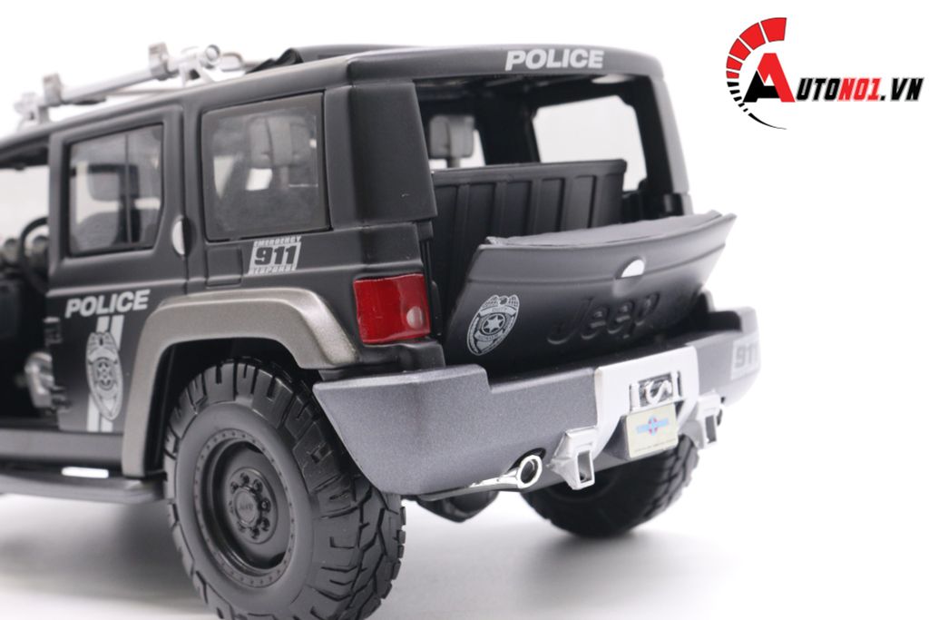 MÔ HÌNH XE JEEP RESCUE CONCEPT POLICE SWAT VERSION 1:18 MAISTO 1012