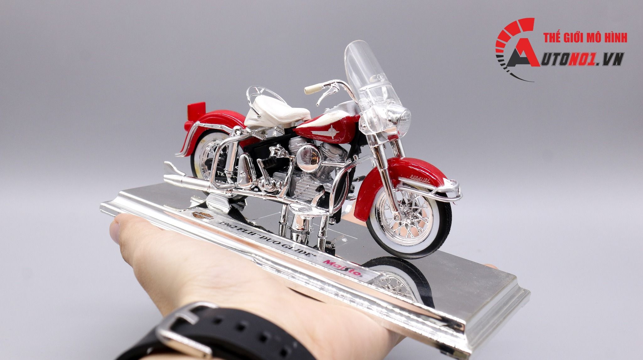  Mô hình xe Harley Davidson 1962 FLH DUO GLIDE Red 1:18 Maisto MT18024 