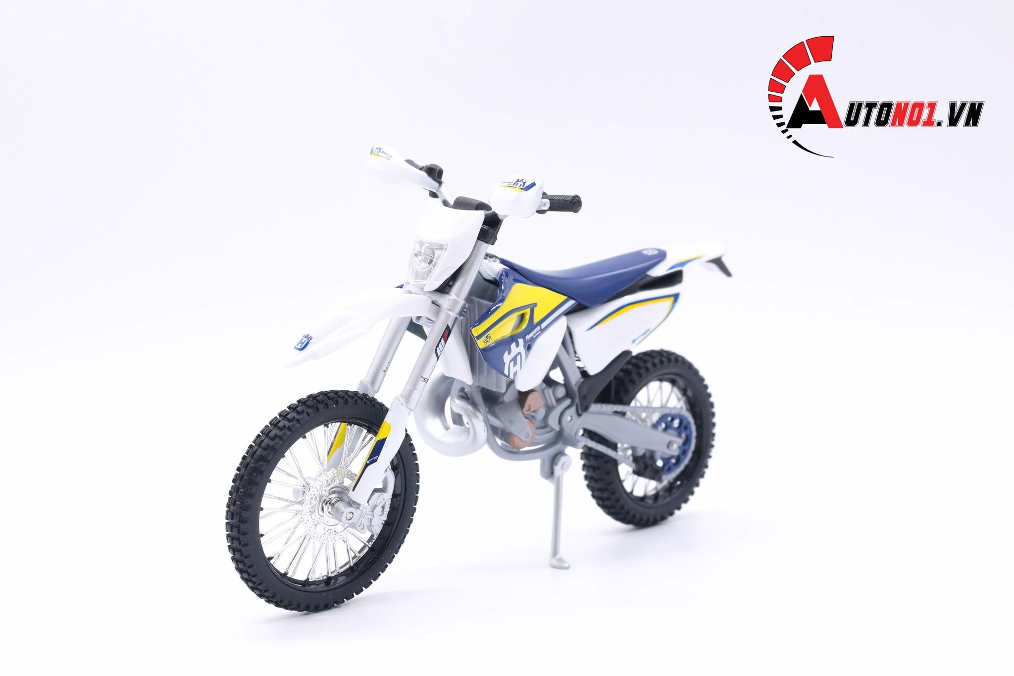  Mô hình xe cào cào Husqvarna fe 501 1:12 Maisto có đế 4831 