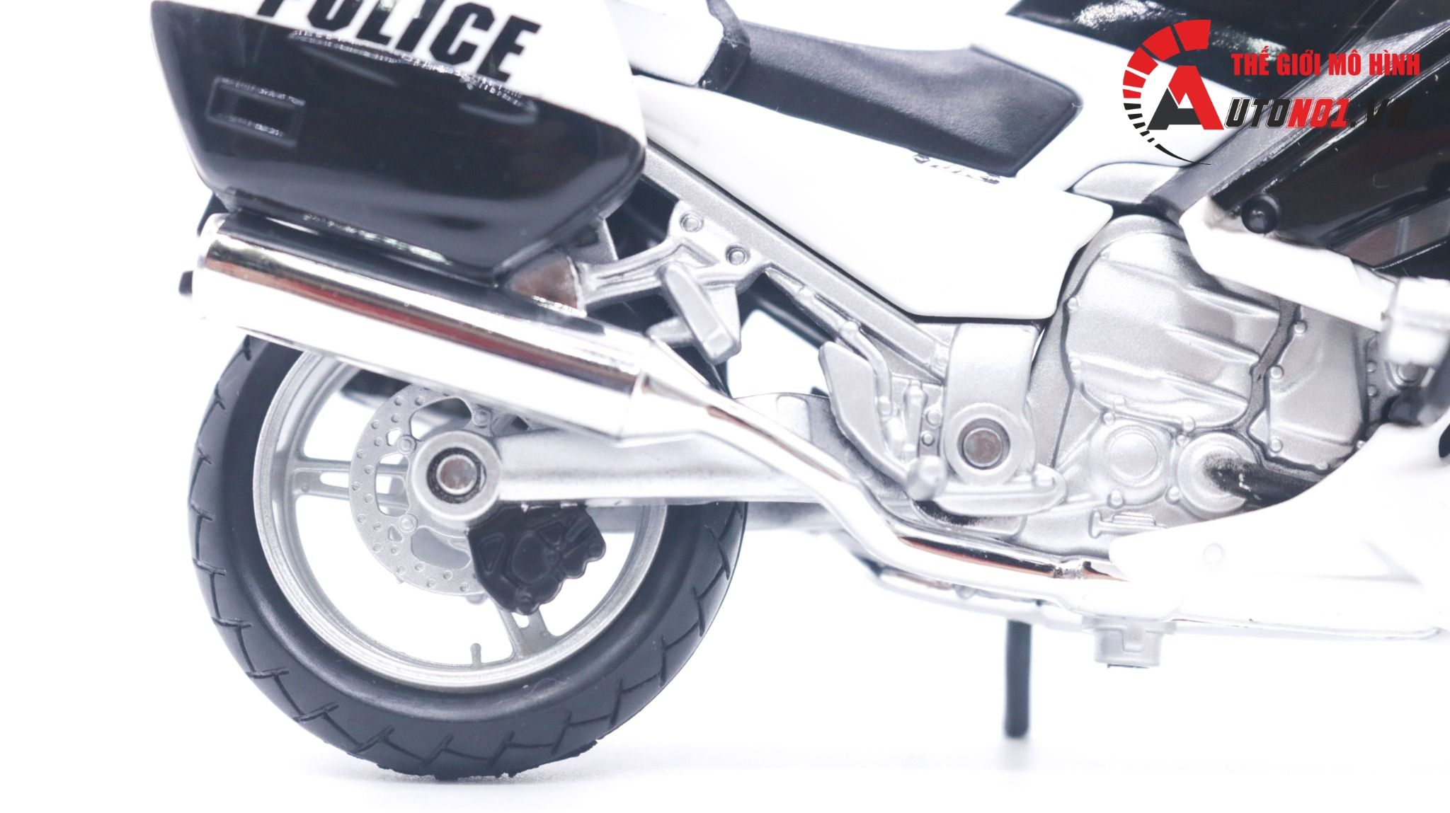  Mô hình xe mô tô cảnh sát police Yamaha FJR 1300 usa tỉ lệ 1:18 Maisto MT046 