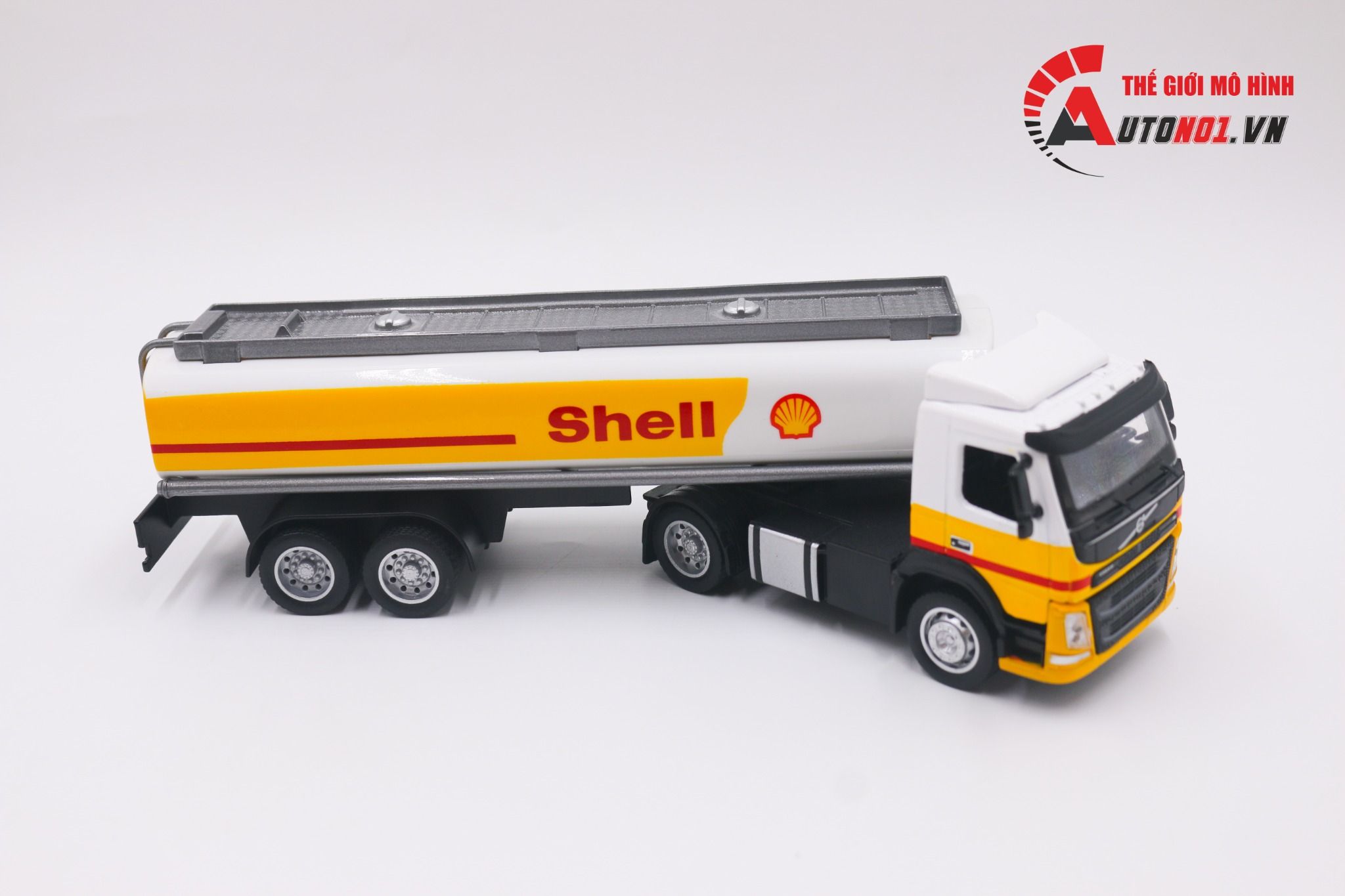  Mô hình xe tải chở dầu Shell Volvo có đèn và âm thanh tỉ lệ 1:50 CCA 8189 