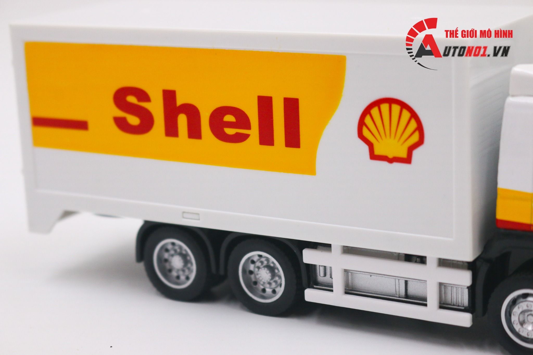  Mô hình xe tải chuyển phát nhanh Shell Volvo có đèn và âm thanh tỉ lệ 1:50 CCA 8190 