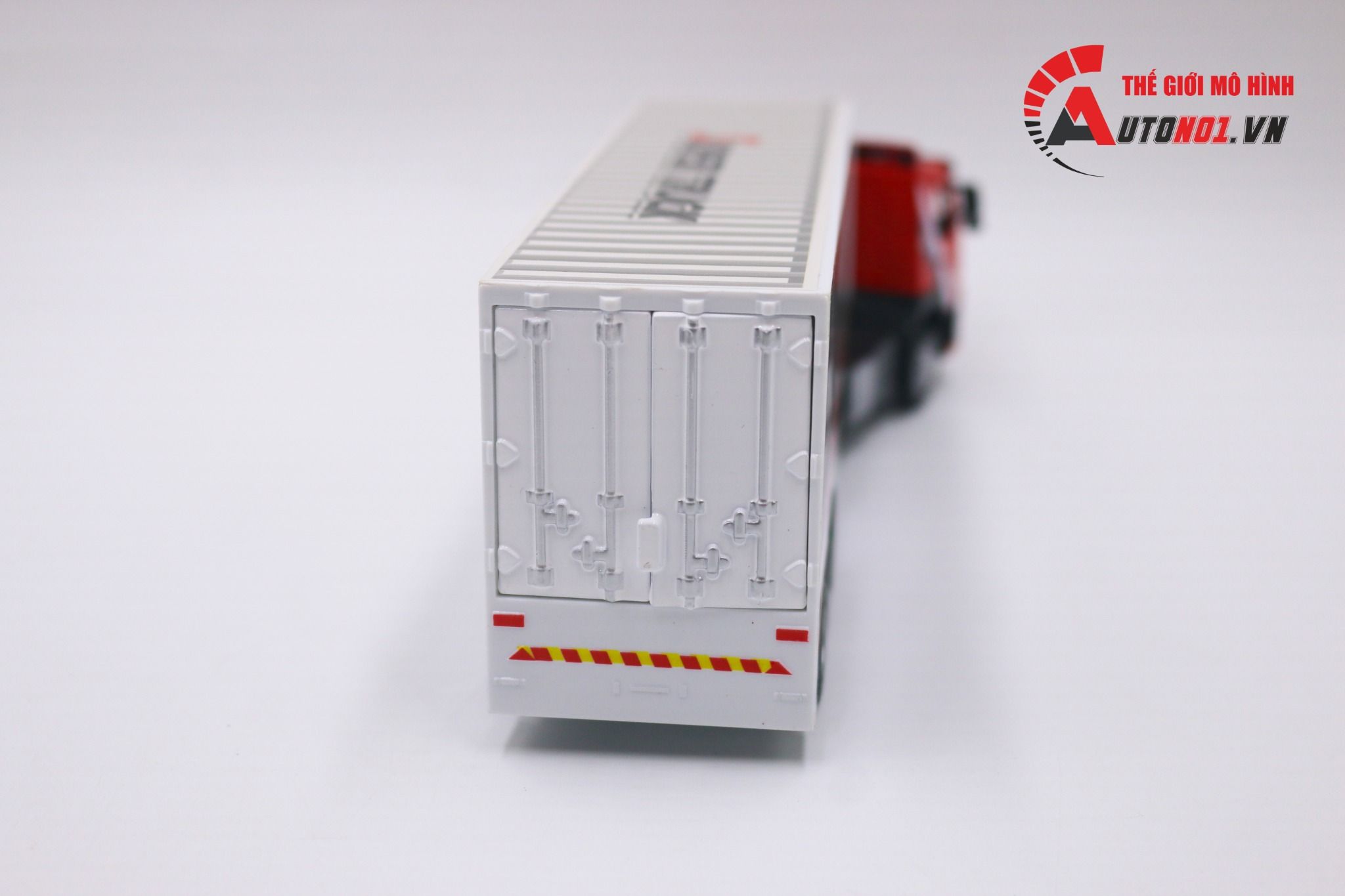  Mô hình xe tải container Volvo chở hàng 1:50 Diecast Metal 8183 