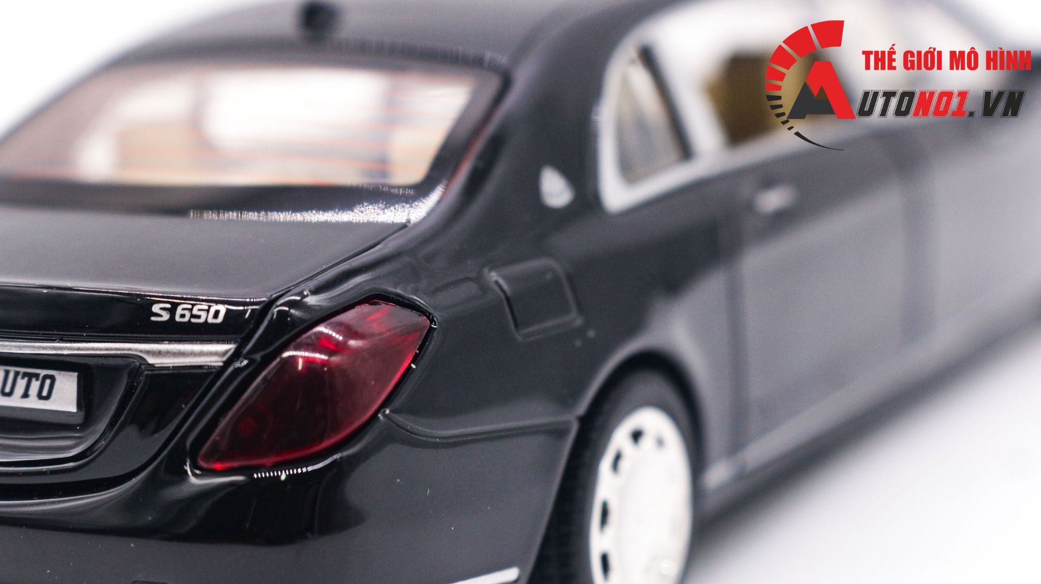  Mô hình xe Mercedes Maybach S600 Pullman tỉ lệ 1:32 Miniauto 3221A 3221B OT279 