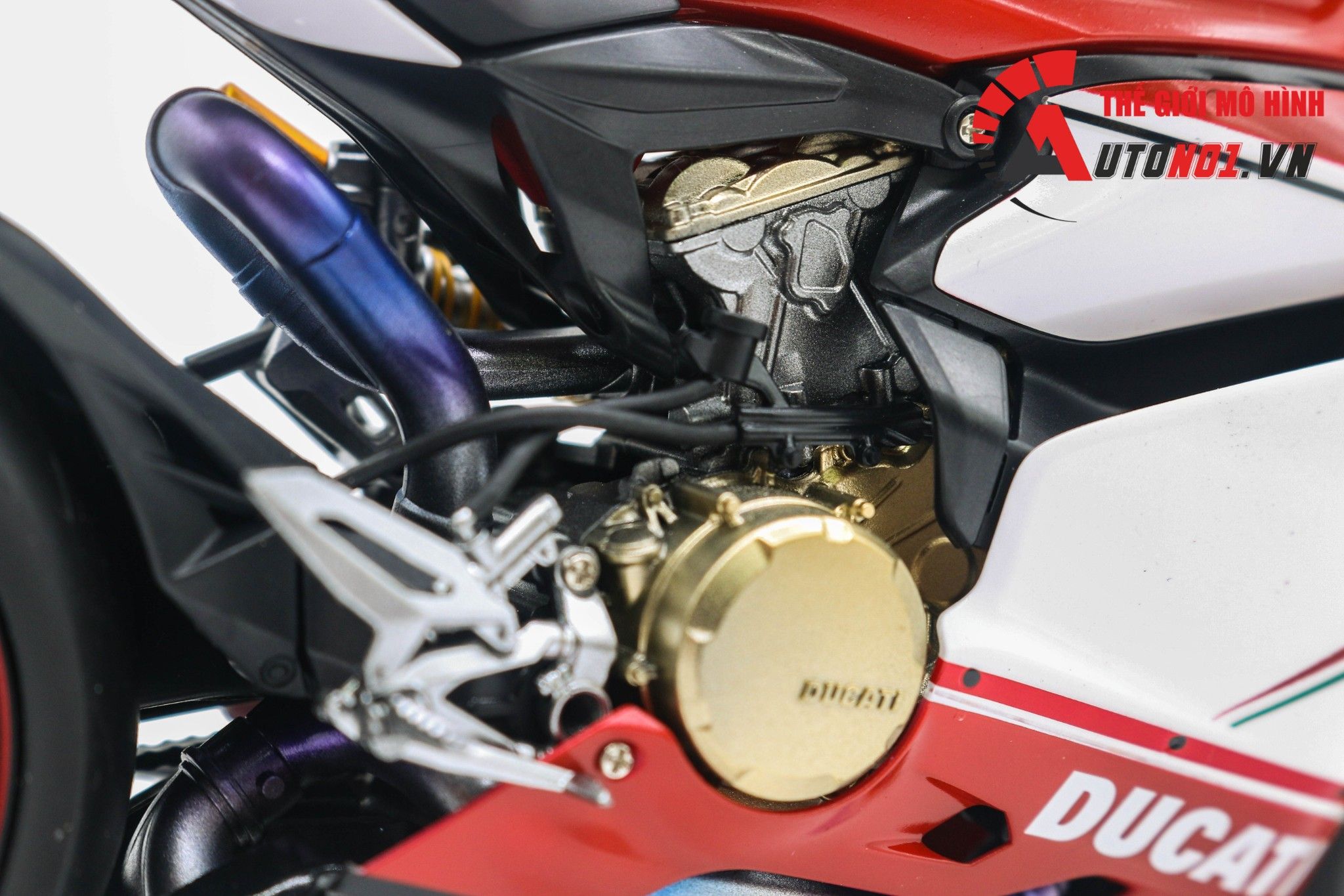  Mô hình xe Ducati 1199 Panigale S Tricolore Nồi Khô 1:12 Tamiya D220 