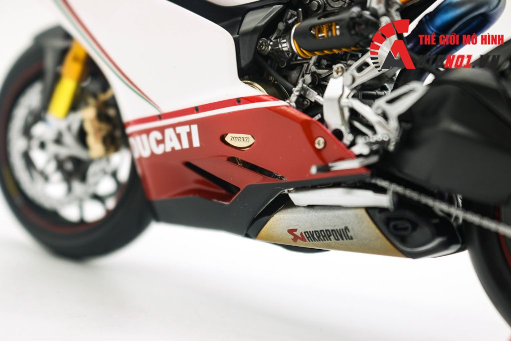 MÔ HÌNH DUCATI 1199 PANIGALE S TRICOLORE 1:12 TAMIYA 6551