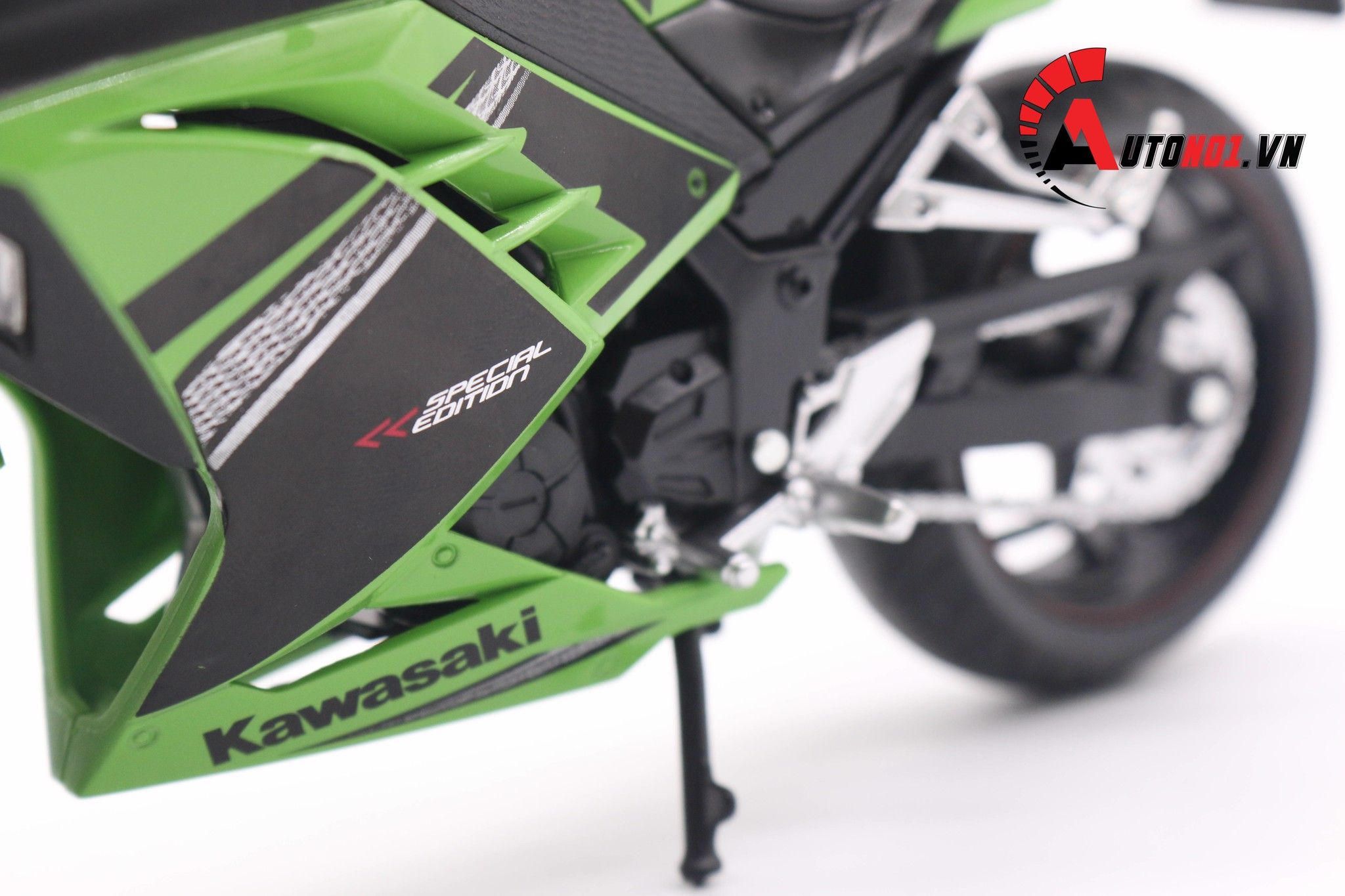  Mô hình xe mô tô Kawasaki Ninja 250 tỉ lệ 1:12 Automax 5796 