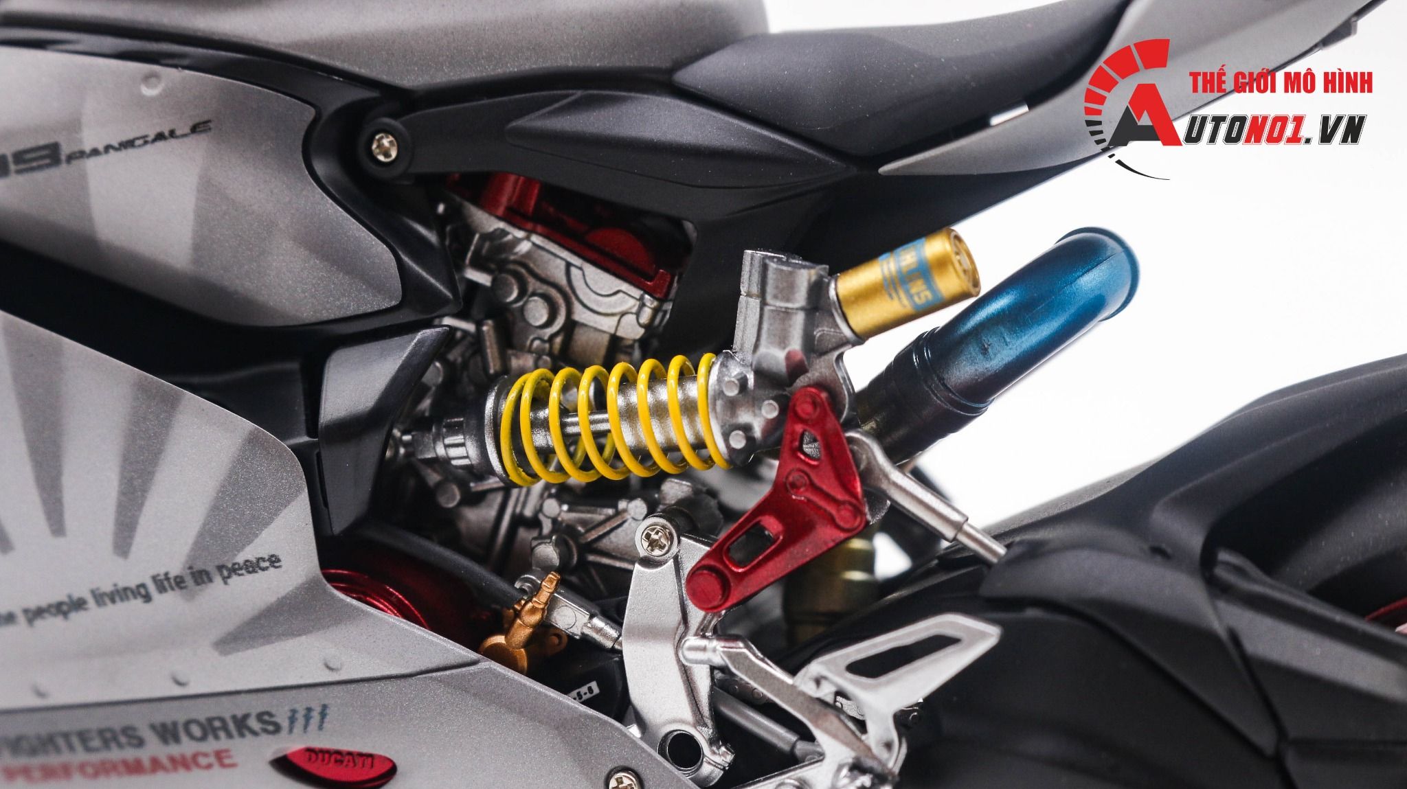  Mô hình xe cao cấp Ducati 1199 Panigale Custom Decal Liberty walk Performance nồi khô 1:12 Tamiya D034 