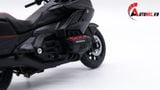  Mô hình xe Honda Goldwing black 1:18 Welly 7820 