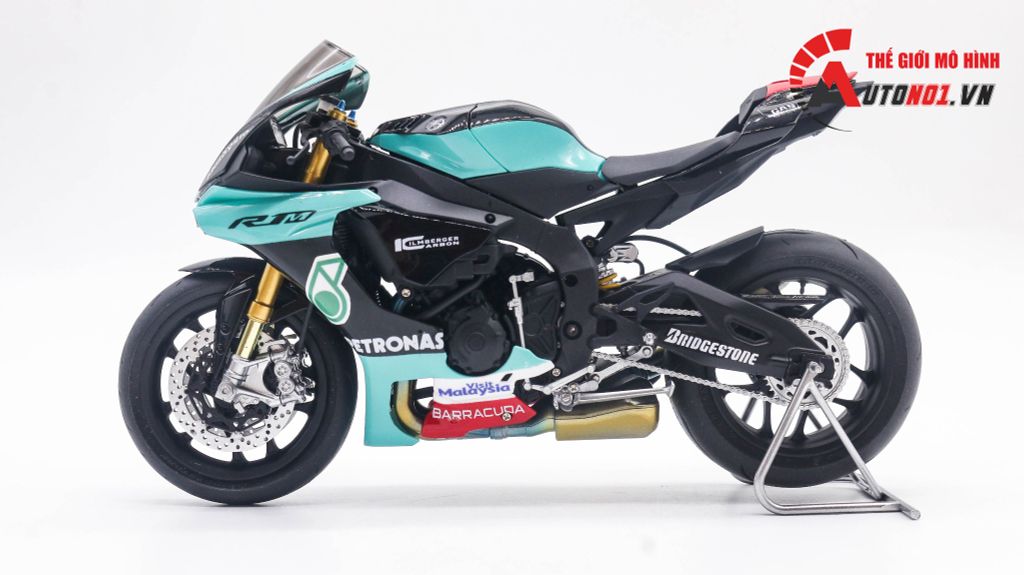 MÔ HÌNH XE YAMAHA YZF R1M PETRONAS 1:12 TAMIYA D082