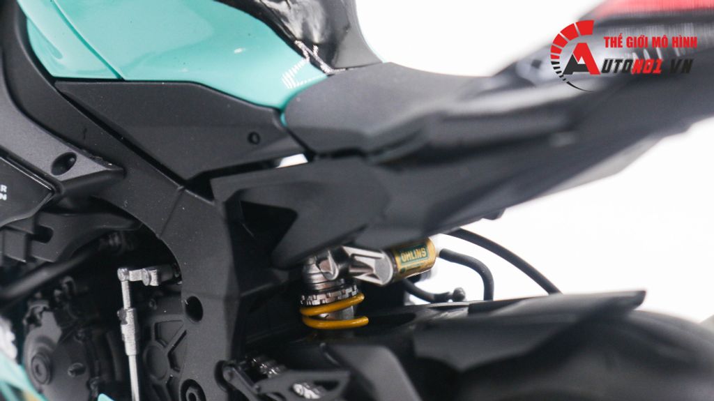 MÔ HÌNH XE YAMAHA YZF R1M PETRONAS 1:12 TAMIYA D082