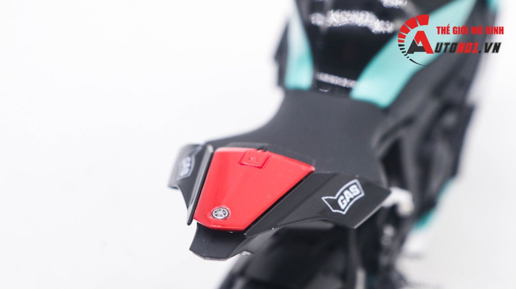 MÔ HÌNH XE YAMAHA YZF R1M PETRONAS 1:12 TAMIYA D082