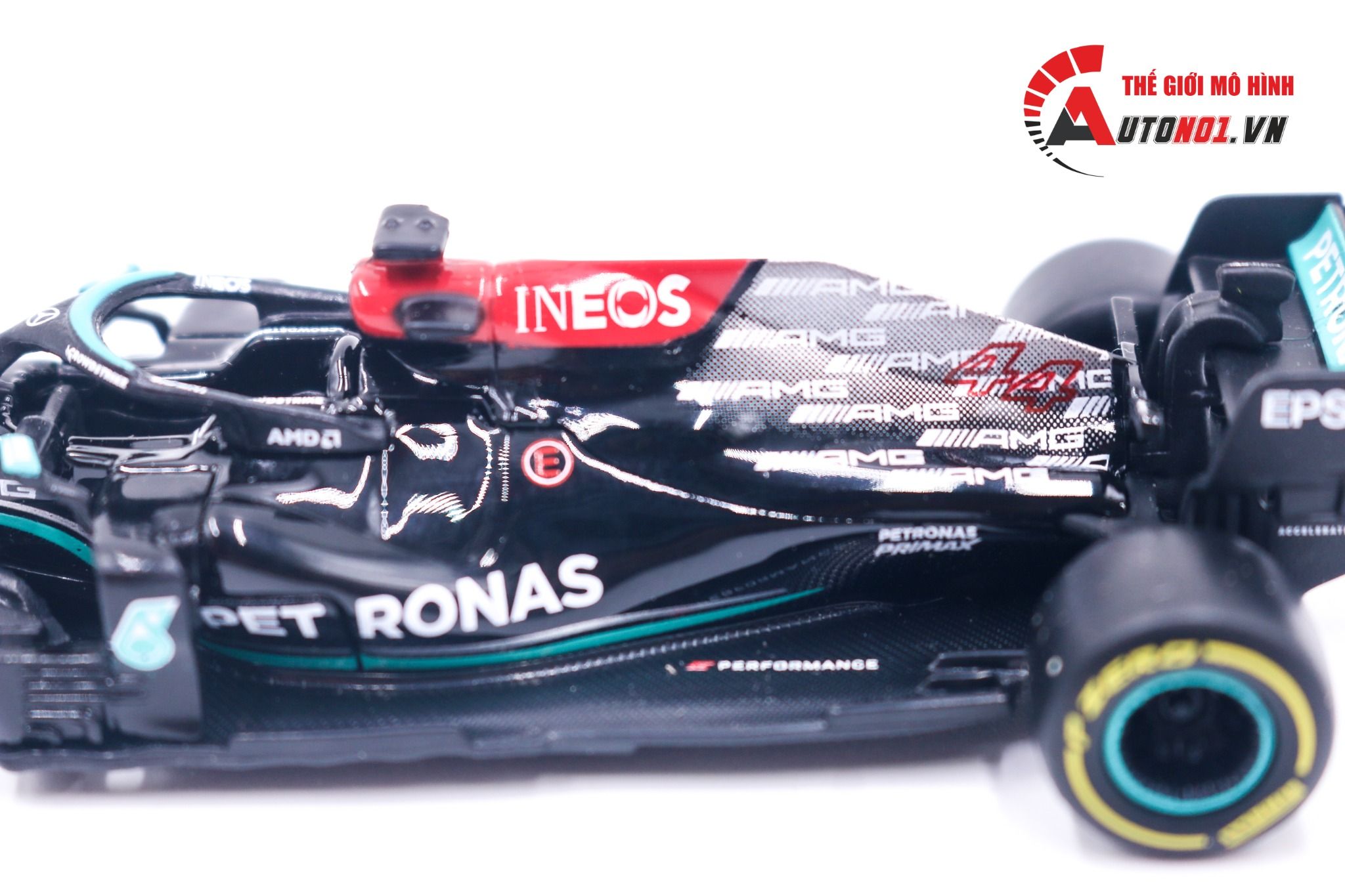  Mô hình xe đua F1 Mercedes Amg Petronas F1 W12 E Performance 2021 #44 - #63 1:43 Bburago 8203 