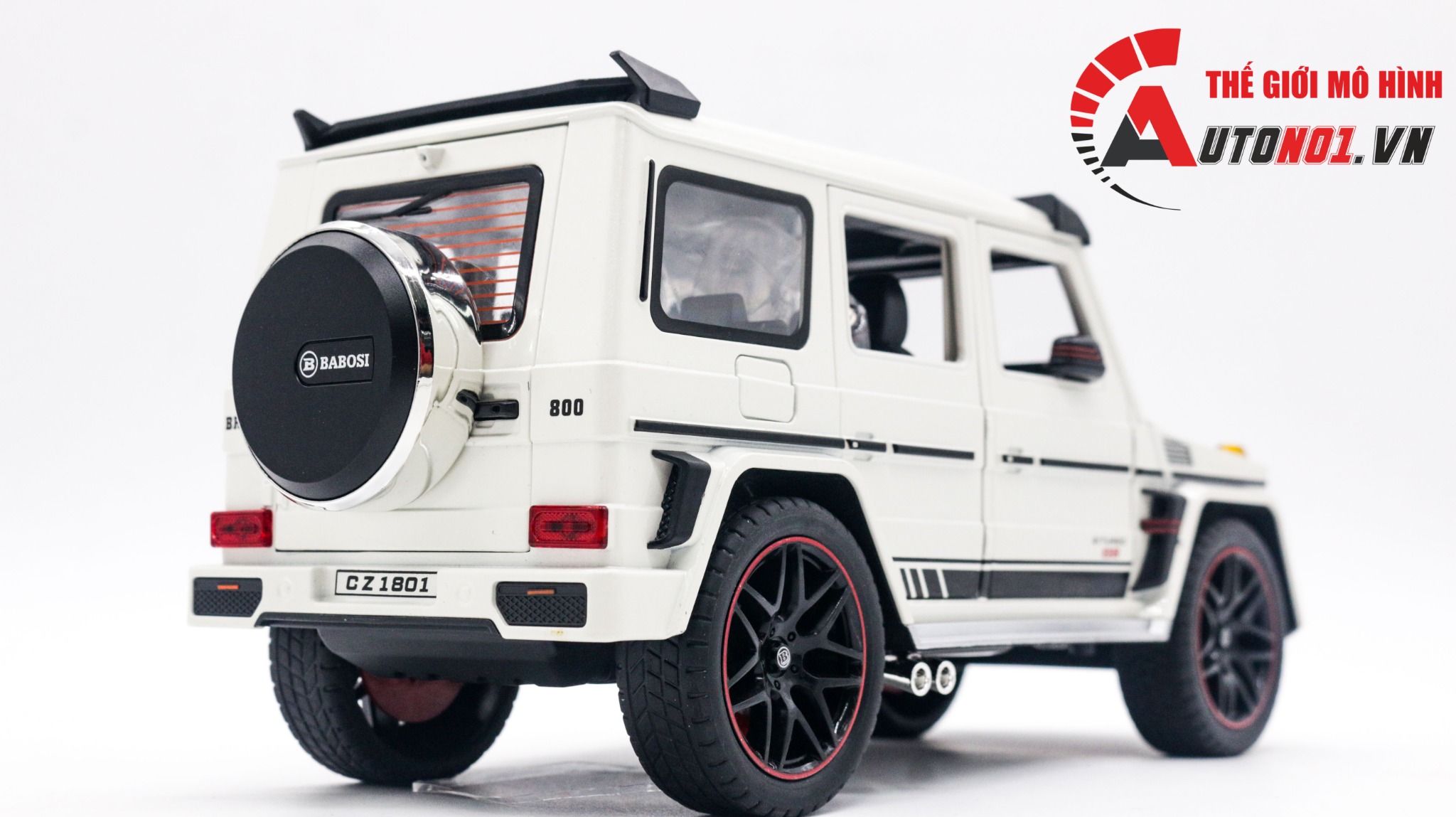  Mô hình xe Mercedes Benz Brabus G800 bầu trời sao-phun khói-đánh lái được full open tỉ lệ 1:18 Chezhi CZ1801B 8160 