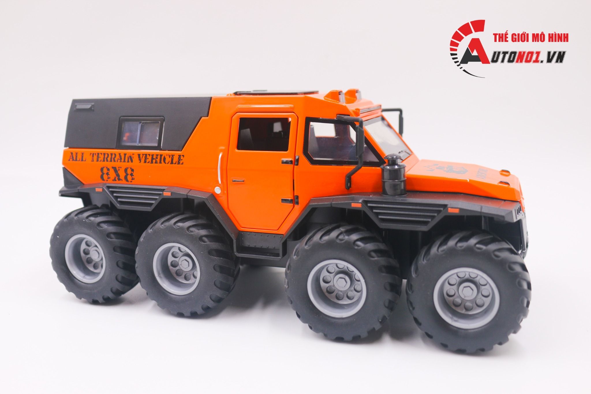  Mô hình xe địa hình lội nước Shaman 8x8 1:24 Miniauto OT490 
