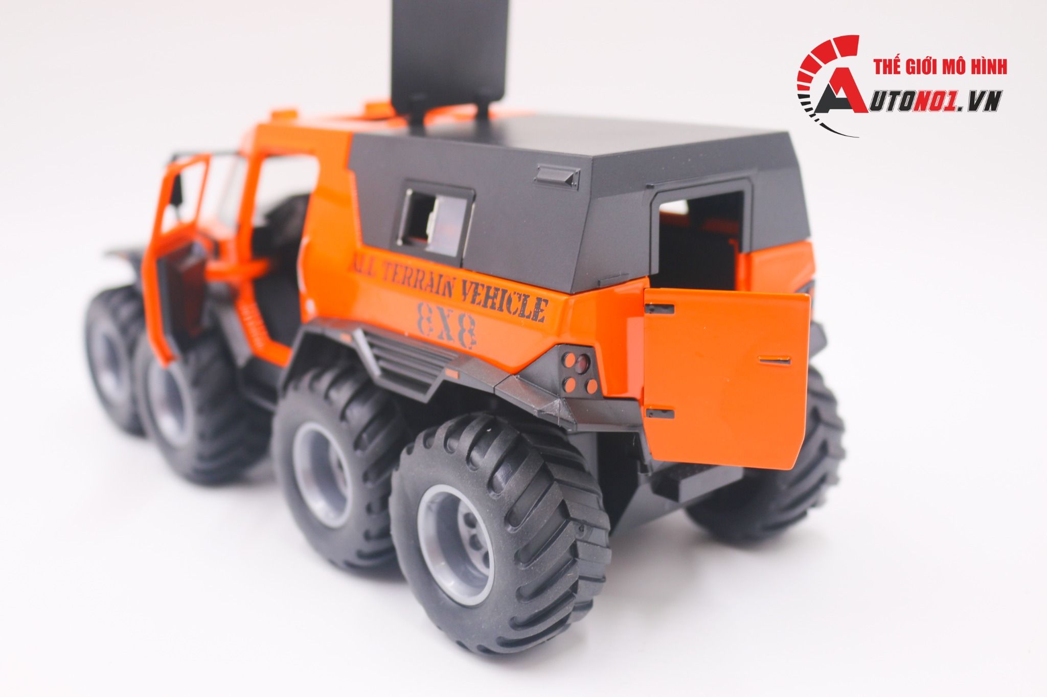  Mô hình xe địa hình lội nước Shaman 8x8 1:24 Miniauto OT490 