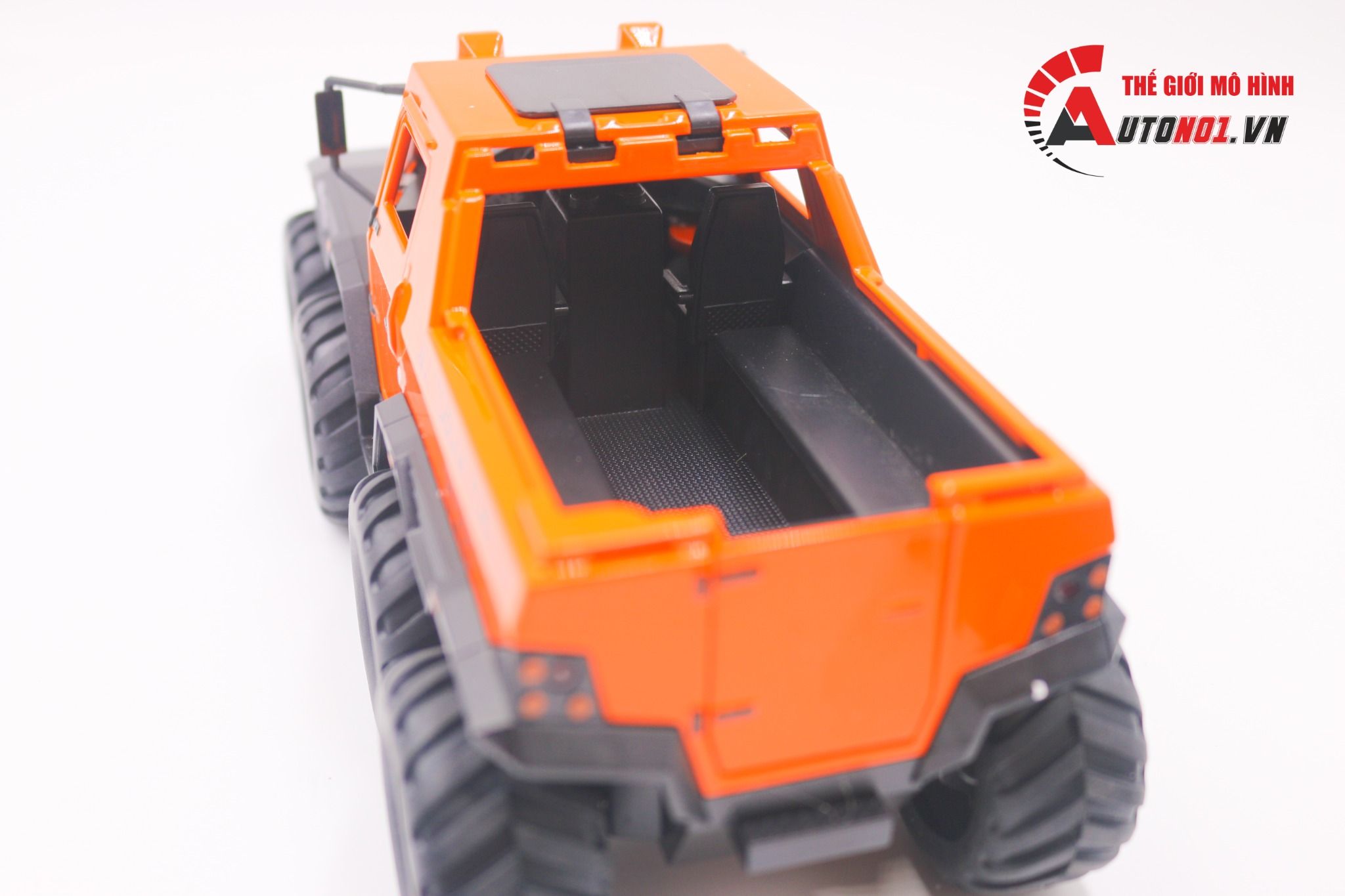  Mô hình xe địa hình lội nước Shaman 8x8 1:24 Miniauto OT490 