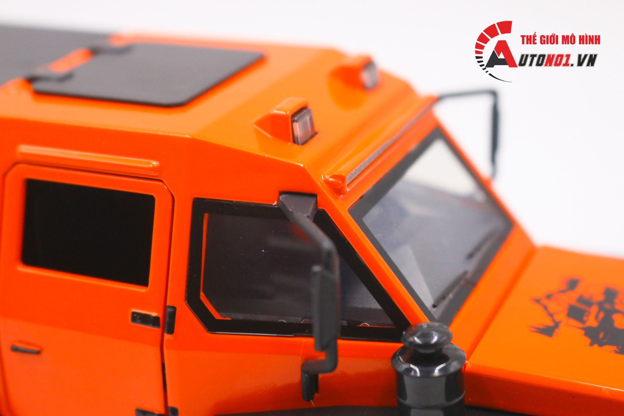  Mô hình xe địa hình lội nước Shaman 8x8 1:24 Miniauto OT490 