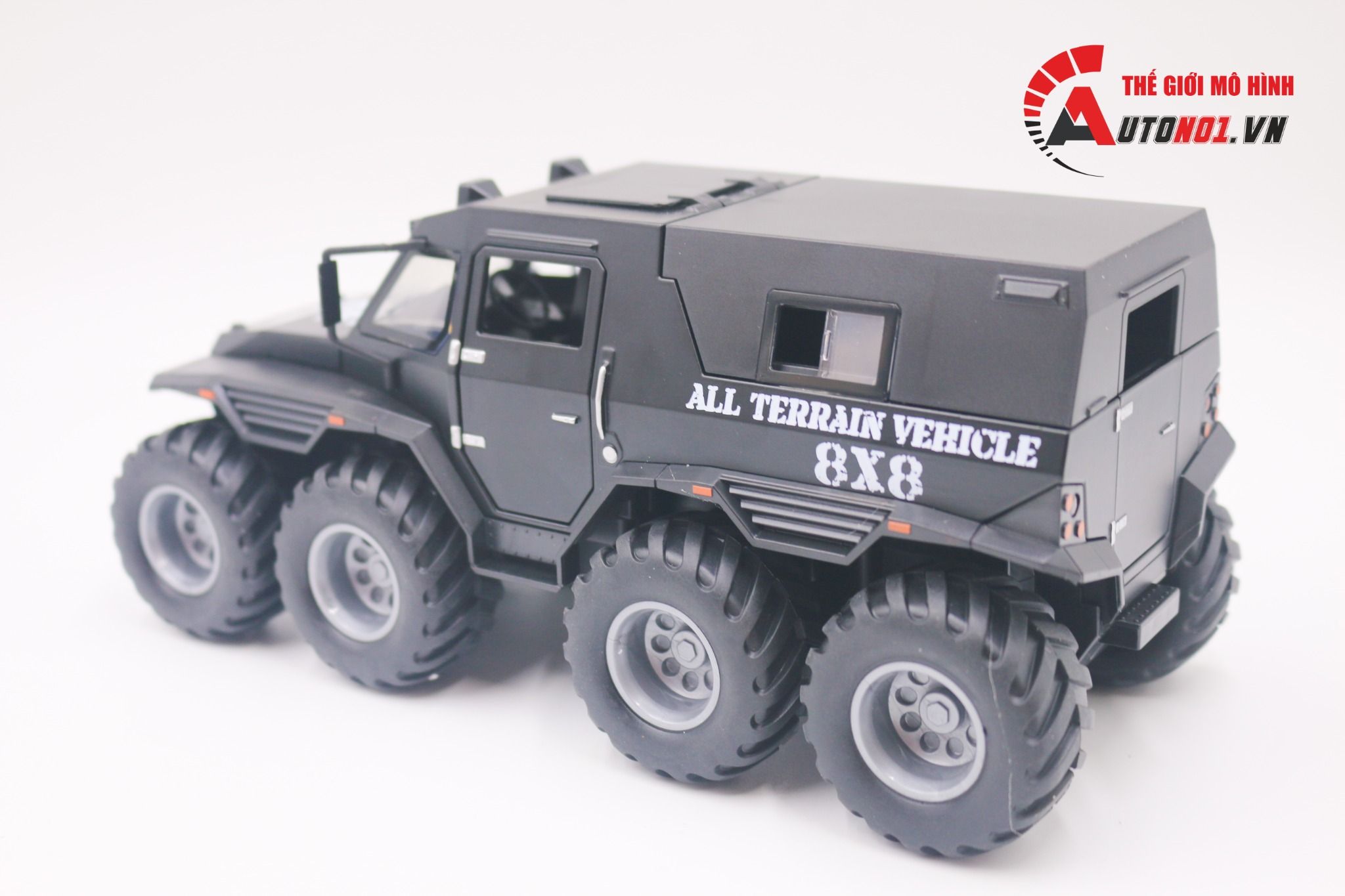  Mô hình xe địa hình lội nước Shaman 8x8 1:24 Miniauto OT490 
