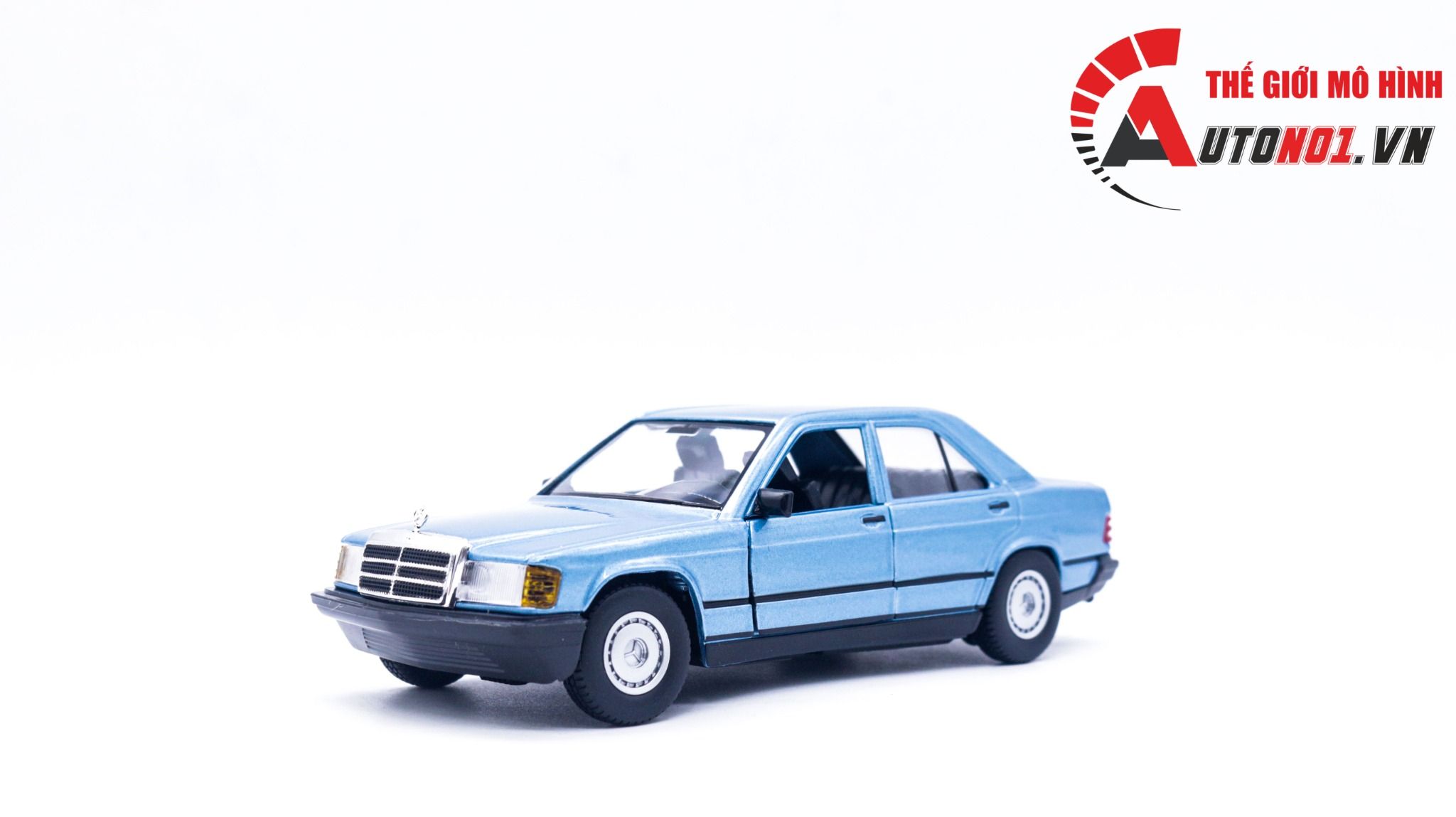  Mô hình xe Mercedes Benz 190E tỉ lệ 1:24 Bburago OT269 