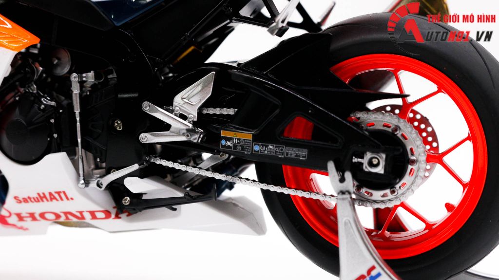 MÔ HÌNH XE HONDA CBR 1000RR REPSOL REDBULL SP 1:12 TAMIYA D023