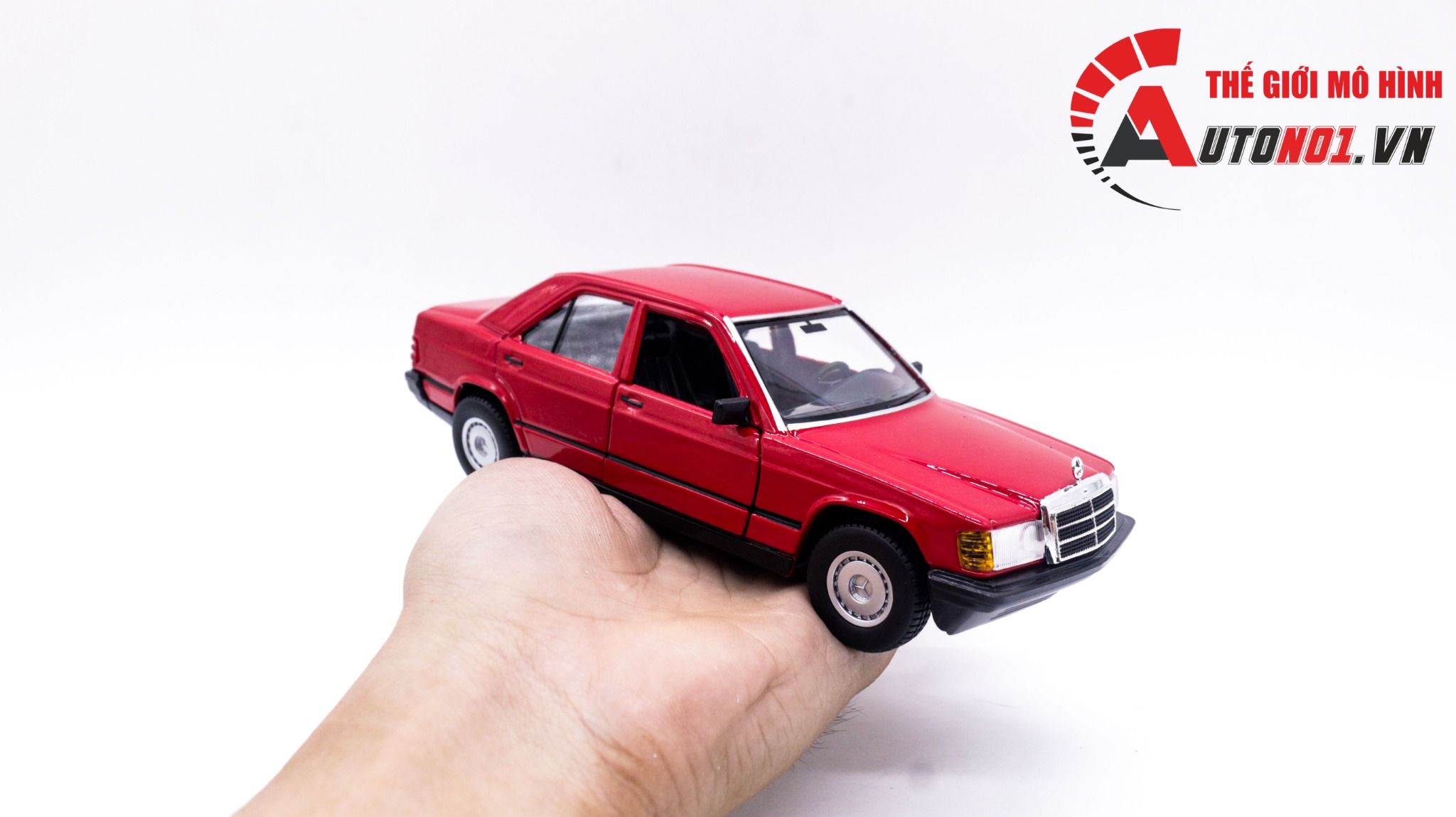  Mô hình xe Mercedes Benz 190E tỉ lệ 1:24 Bburago OT269 