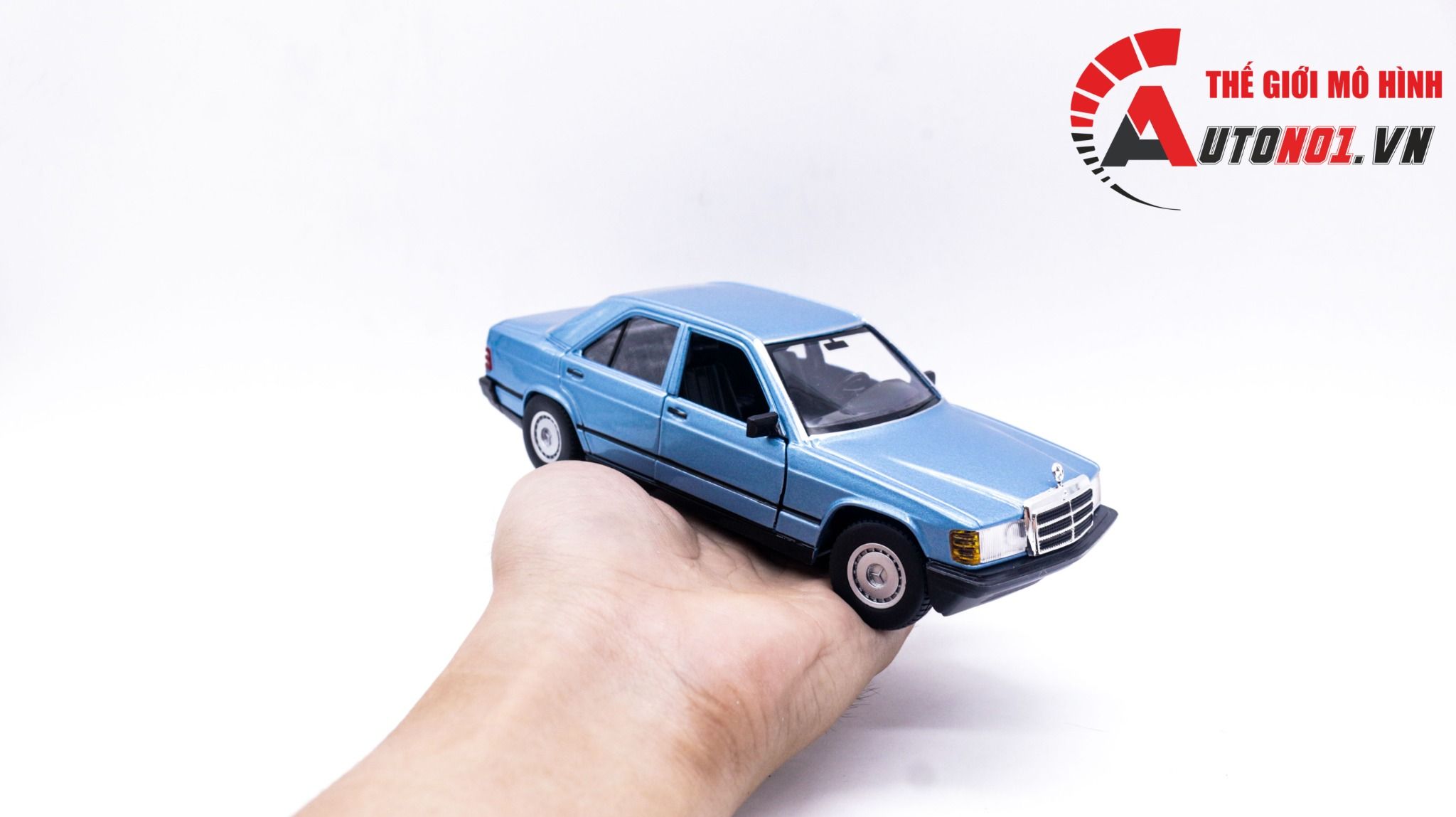  Mô hình xe Mercedes Benz 190E tỉ lệ 1:24 Bburago OT269 