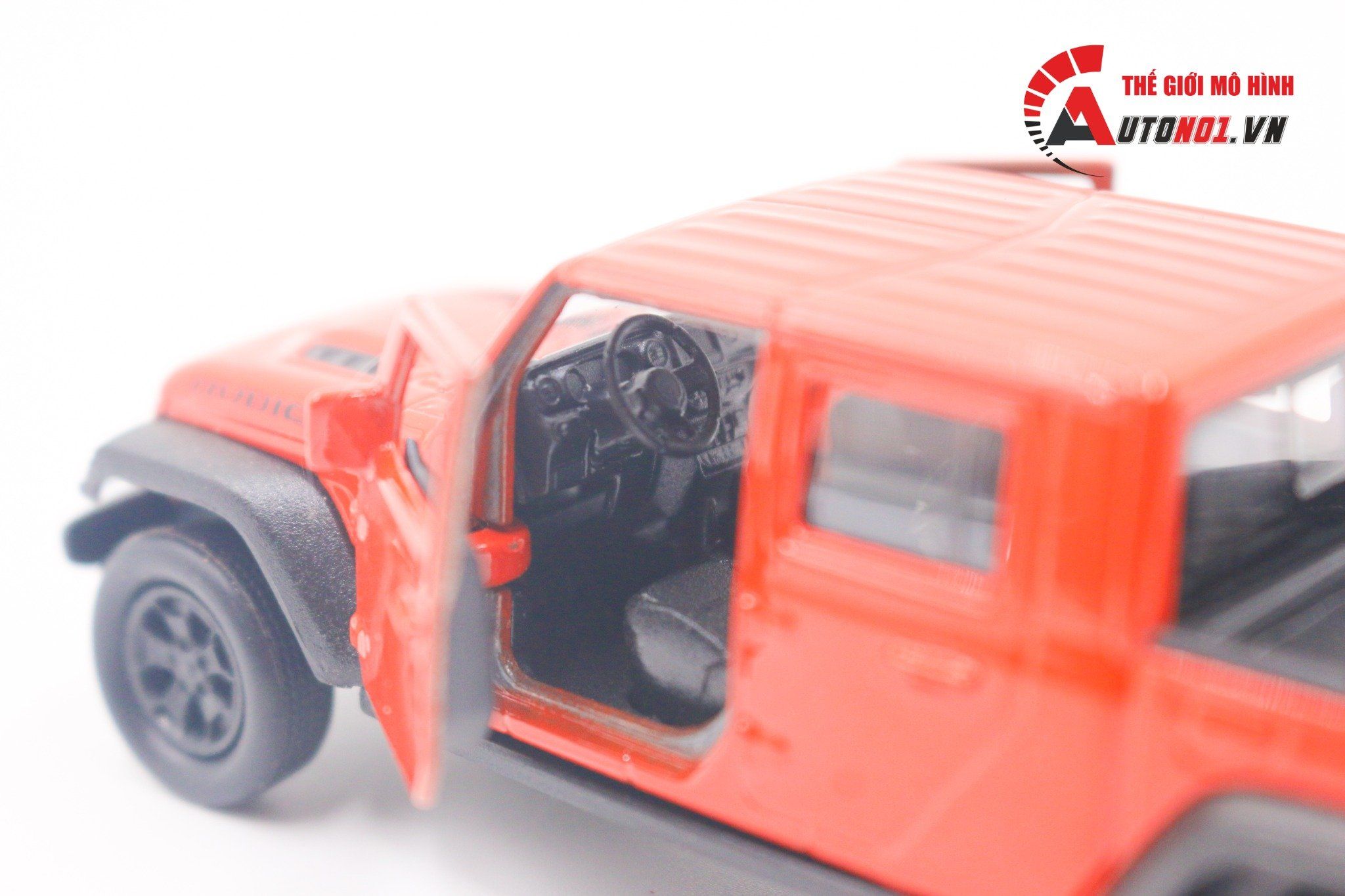  Mô hình xe Jeep Gladiator Rubicon tỉ lệ 1:36 Welly 8197 