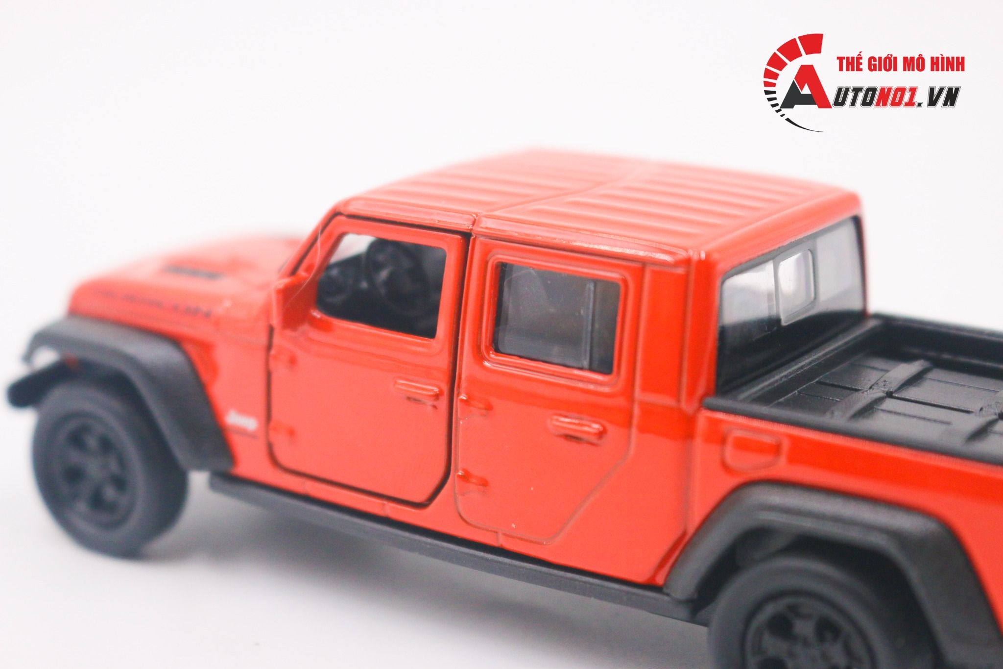  Mô hình xe Jeep Gladiator Rubicon tỉ lệ 1:36 Welly 8197 