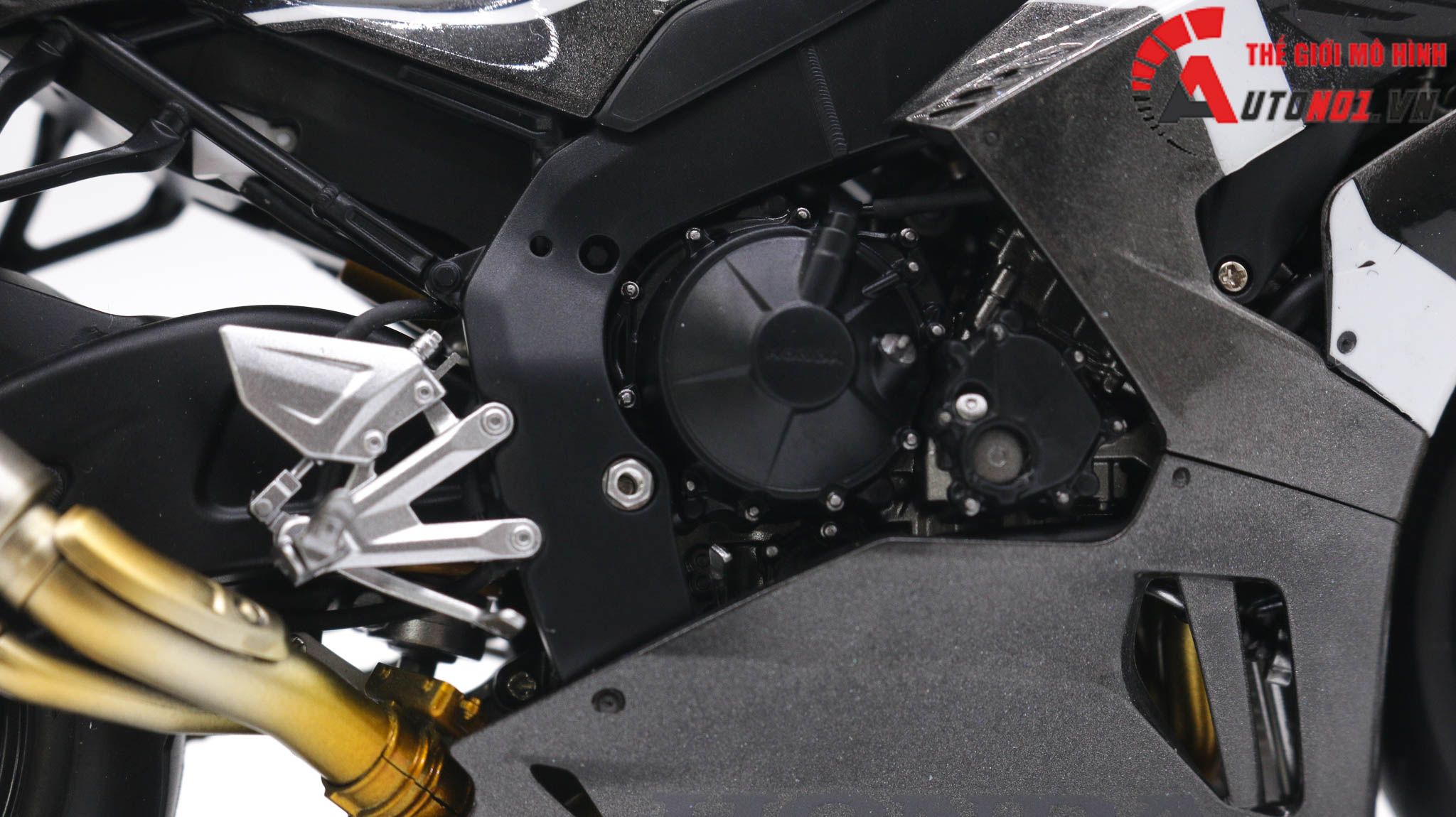  Mô hình xe Honda Cbr 1000rr Fireblade Sp Black 1:12 Tamiya D005 