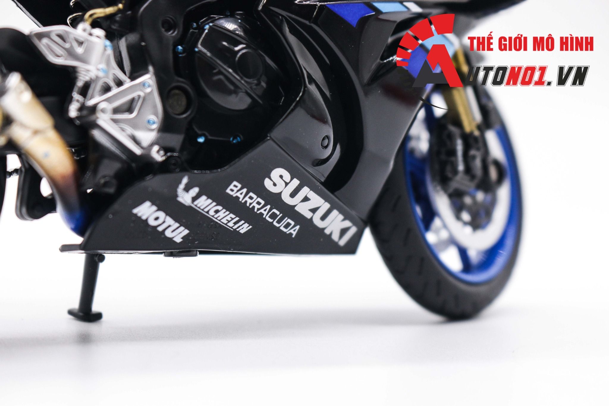  Mô hình xe độ Suzuki Gsx-R1000 Black Mâm độ pô 1:12 Autono1 D110C 