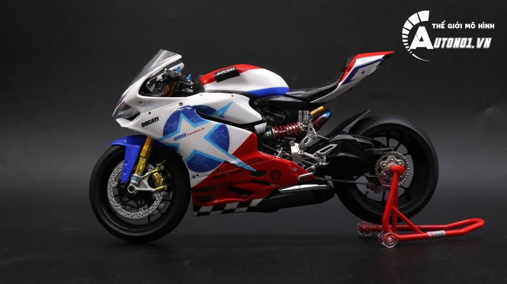 MÔ HÌNH SIÊU XE DUCATI 1199 PANIGALE CUSTOM DECAL NICKY HAYDEN 69 1:12 TAMIYA D065