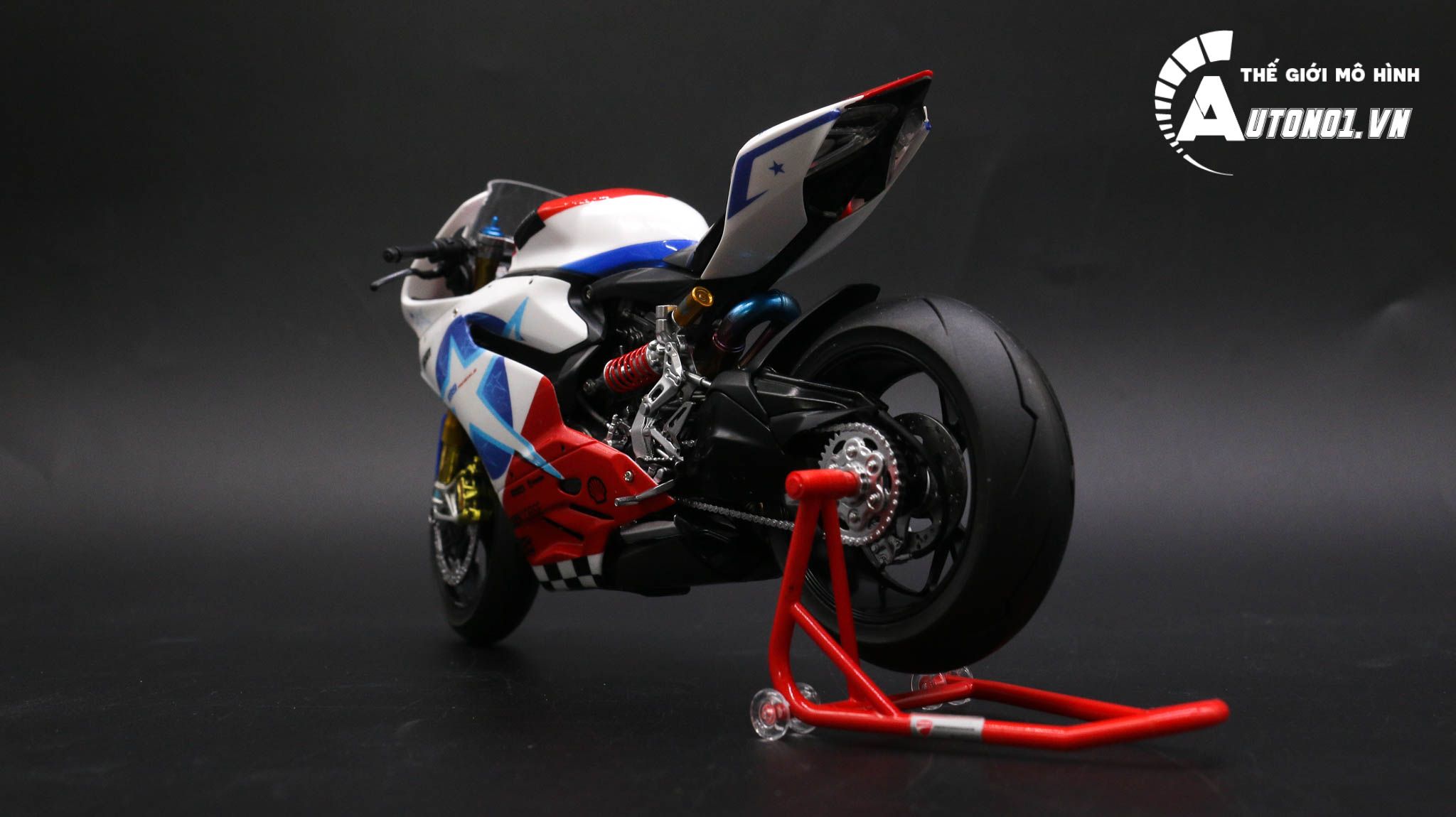  Mô hình xe cao cấp Ducati 1199 Panigale Custom Decal Nicky Hayden 69 1:12 Tamiya D065 