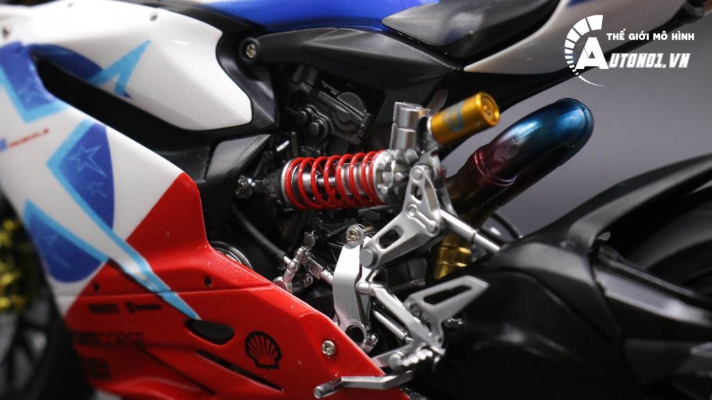 MÔ HÌNH SIÊU XE DUCATI 1199 PANIGALE CUSTOM DECAL NICKY HAYDEN 69 1:12 TAMIYA D065