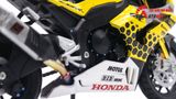  Mô hình xe độ Honda CBR1000RR custom Bumble Bee độ pô akrapovic tỉ lệ 1:12 Autono1 D241A 