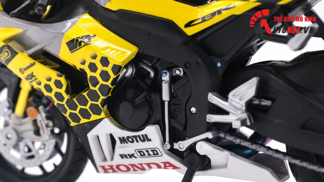  Mô hình xe độ Honda CBR1000RR custom Bumble Bee độ pô akrapovic tỉ lệ 1:12 Autono1 D241A 