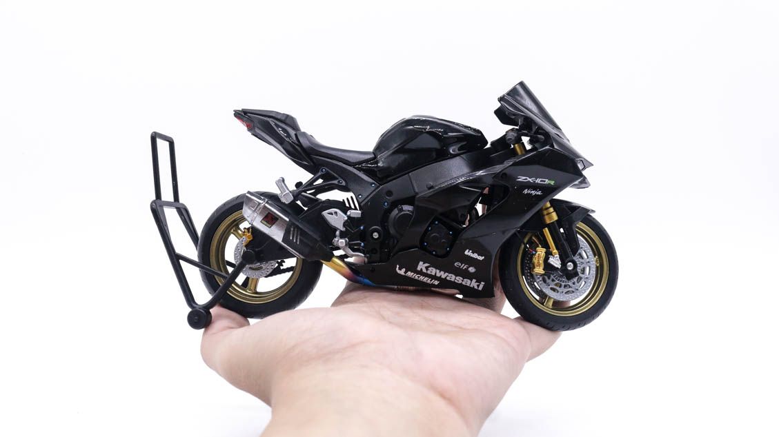  Mô hình xe độ Kawasaki Ninja Zx-10r black độ tem - pô akrapovic 1:12 Autono1 Welly D240 