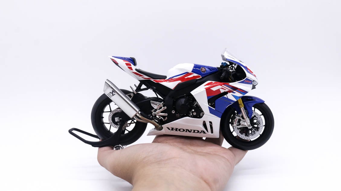  Mô hình xe cao cấp Honda CBR1000RR 30th Anniversary Edittion 1:12 Tamiya D097E 