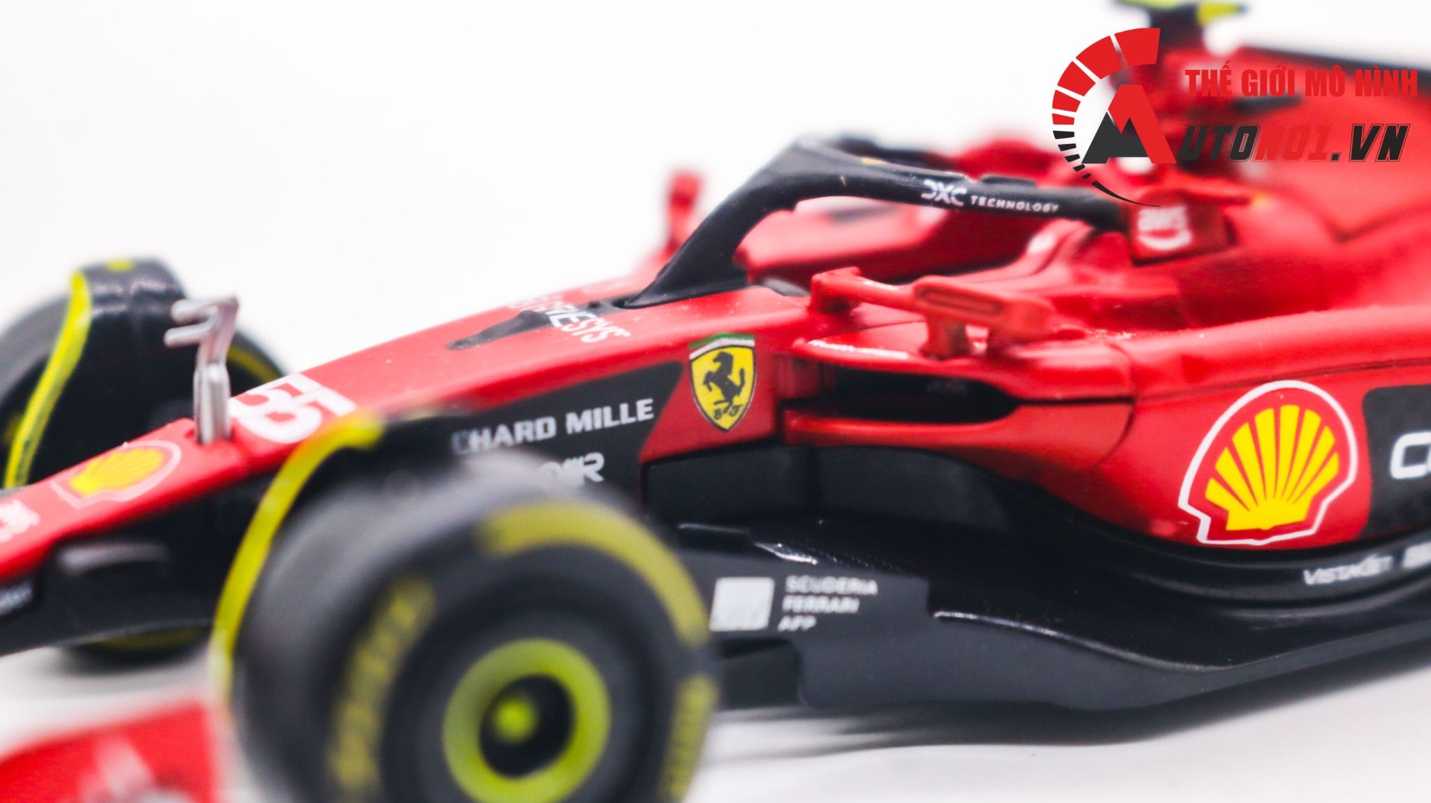  Mô hình xe đua F1 2023 Ferrari SF23 tỉ lệ 1:43 Bburago OT288 