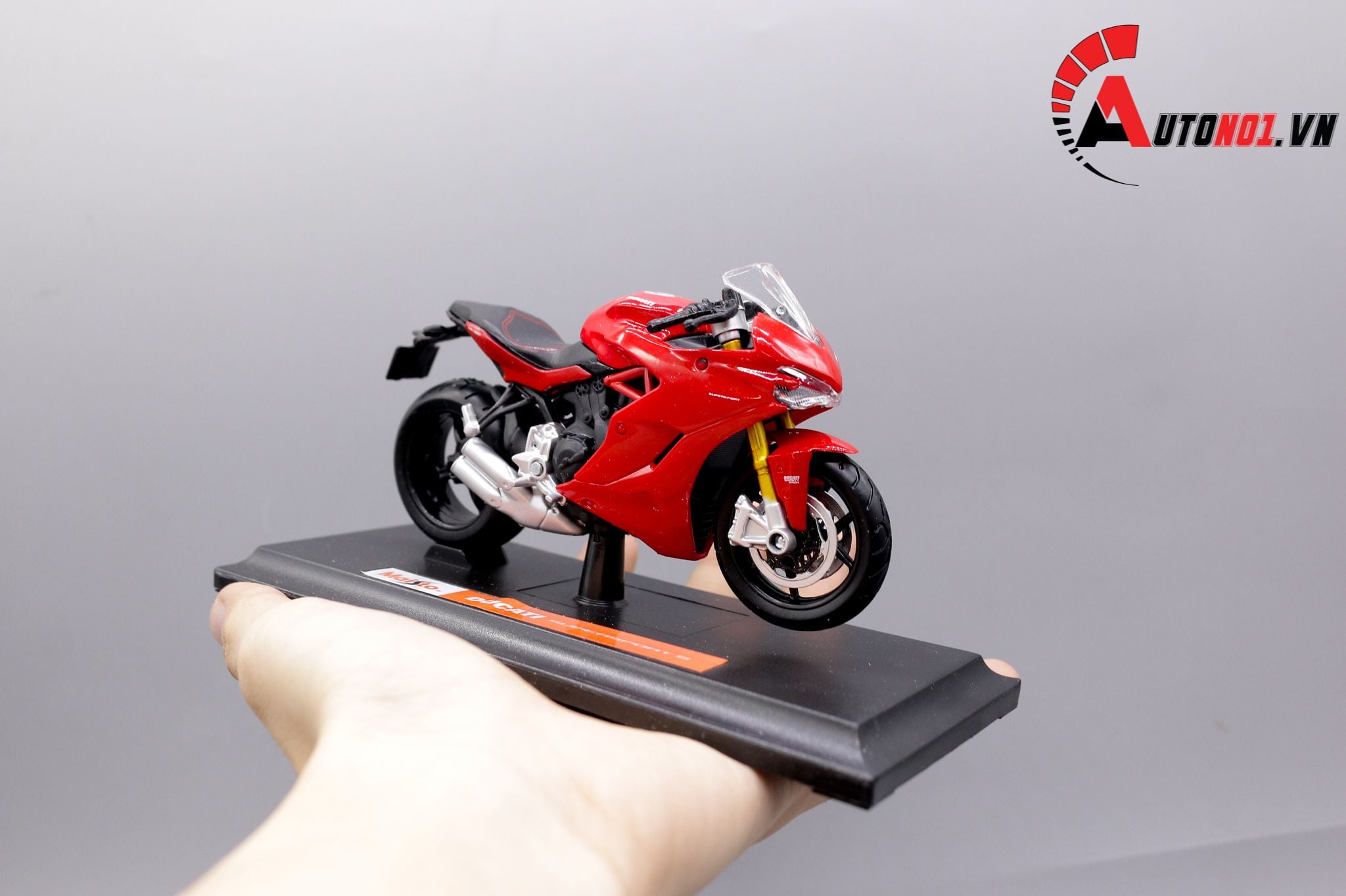  Mô hình xe mô tô Ducati Super sports red tỉ lệ 1:18 Maisto MT18035 
