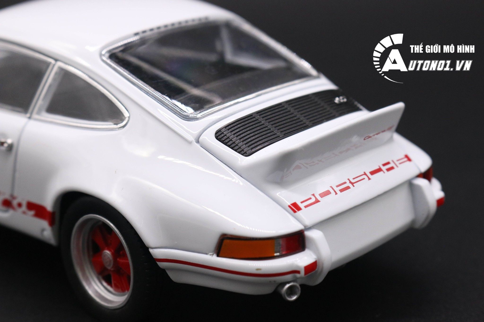  Mô hình xe Porsche 911 Carrera RS 2.7 1:24 Welly 6575 